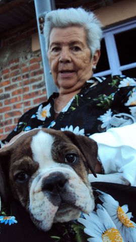Doña Lupita y Lady Salazar.